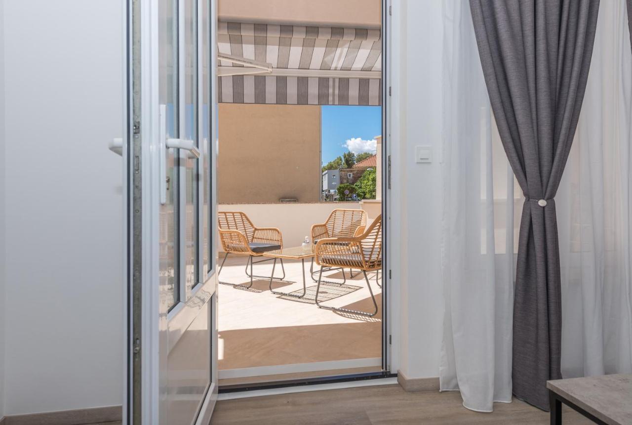 Apartments By The Sea Makarska - 19134 외부 사진