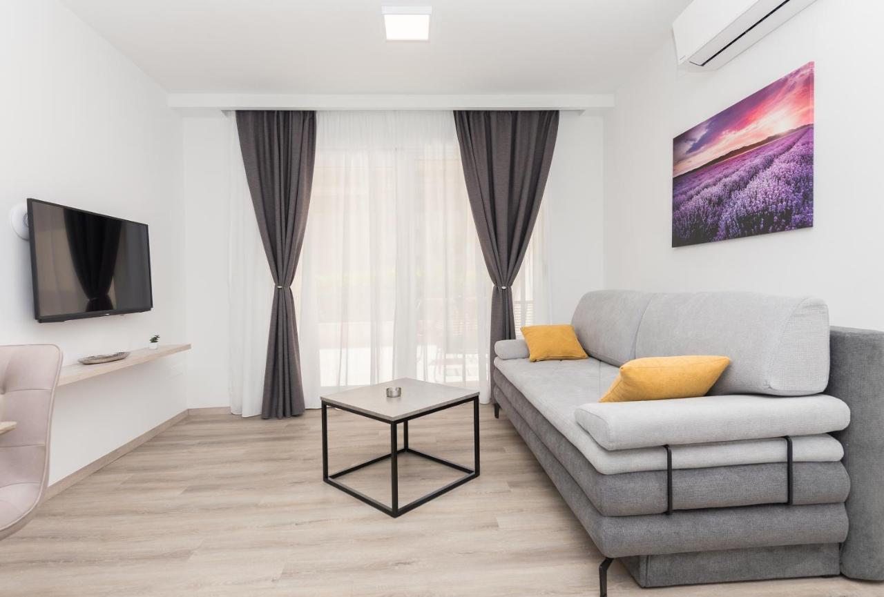 Apartments By The Sea Makarska - 19134 외부 사진